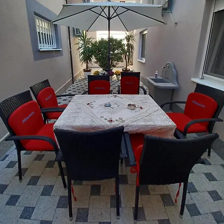 Sunset Apartment *